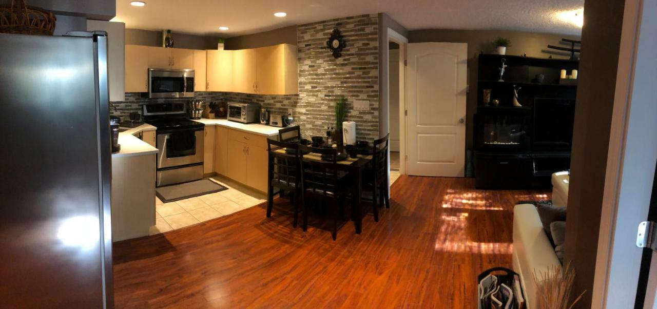 Cozy And Modern 3 Bedroom In Central Location! Victoria Dış mekan fotoğraf